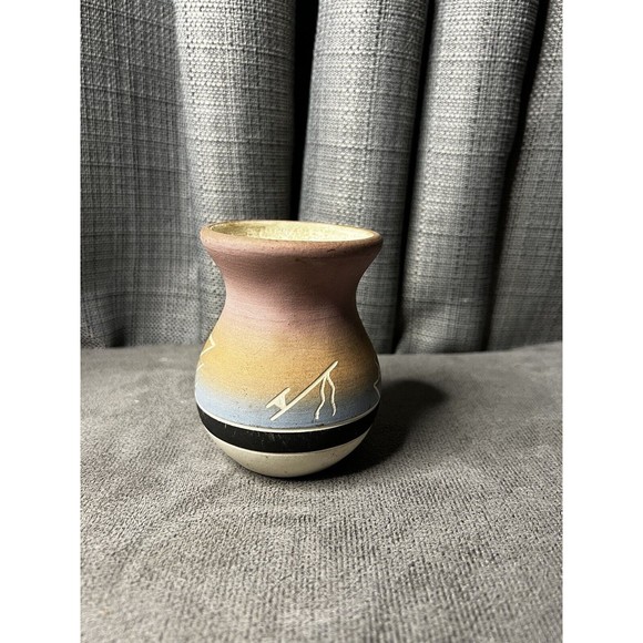 VTG Sioux Pottery Native American Vase Planter Signed 4” Indiana Pastel Colors - Picture 2 of 11